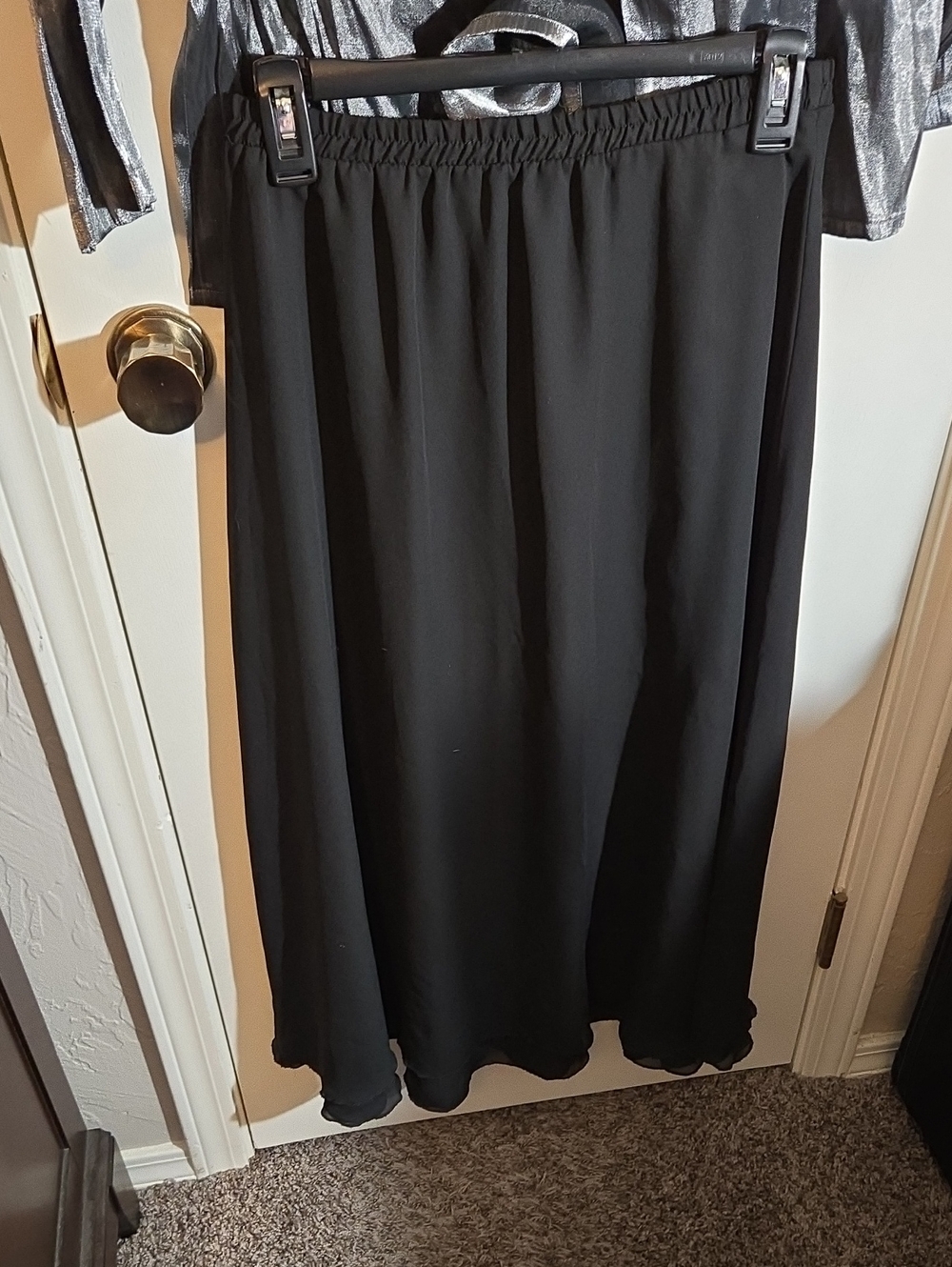 Women's Black Elastic-Waist Midi Skirt